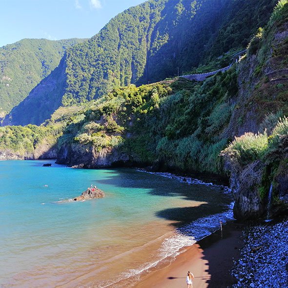 What to see in Madeira - Porto do Seixal Beach