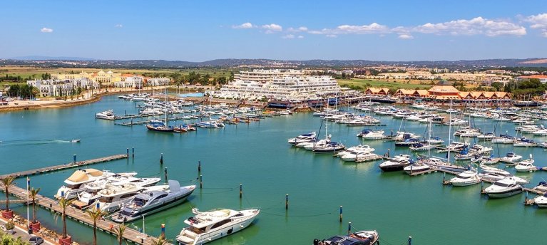 {alt:Vilamoura Yatch Marina