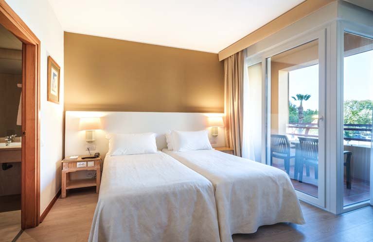 Hotéis Vilamoura 4 Estrelas | Dom Pedro Marina | Suite Familiar 2 Quartos e Terraço